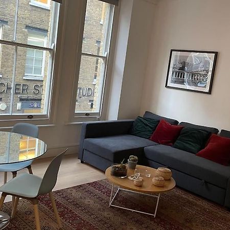 The Flat With The Heart Apartment Лондон Екстериор снимка