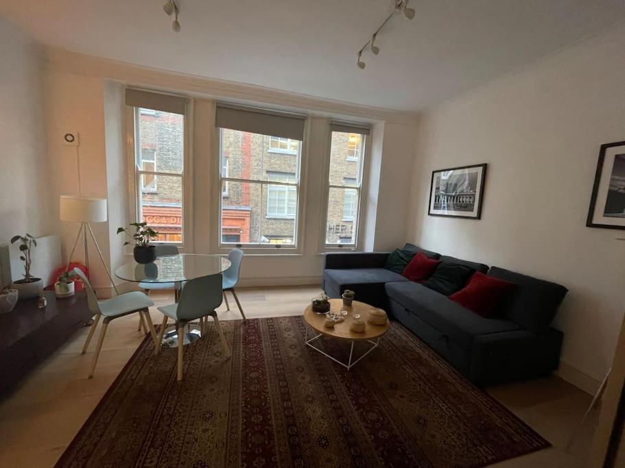 The Flat With The Heart Apartment Лондон Екстериор снимка